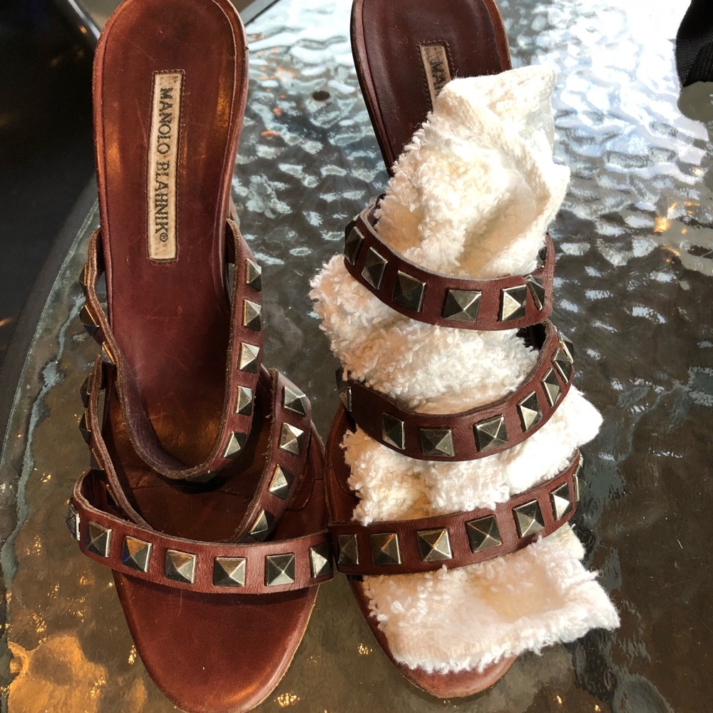 Quick sale: Manolos (final markdown)